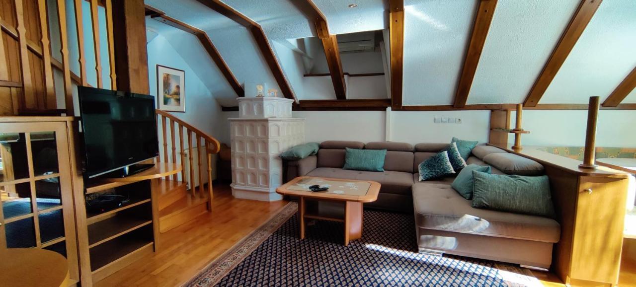 Guesthouse Pri Zalogarju Железнікі Екстер'єр фото