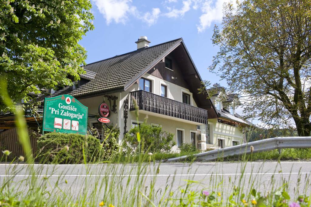 Guesthouse Pri Zalogarju Железнікі Екстер'єр фото